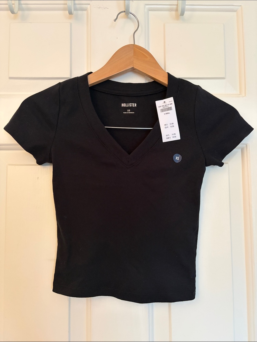 Hollister Black Ribbed V-Neck Baby Tee XS NWT